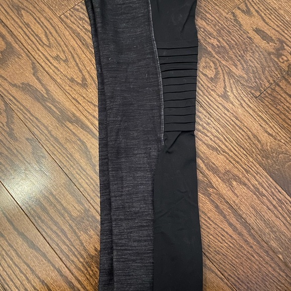 Lululemon Duo Black Leggings- SIZE 6 - Picture 2 of 4